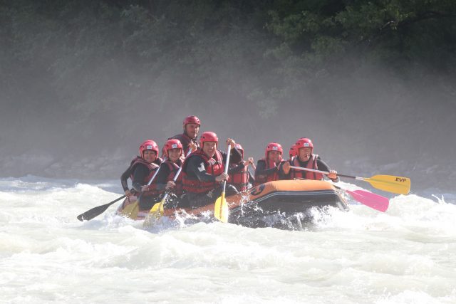 Alpes Idées Séjours — Sorties et séjours nature CSE sur mesure dans les Hautes-Alpes : rafting, VTT, ski et stages vélo