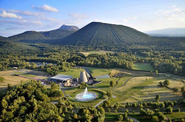 Bienvenue dans l’aventure sensationnelle de la Terre et de l’Univers !