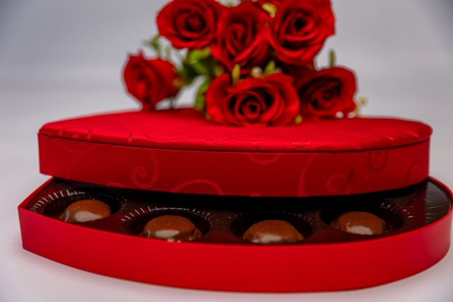 Commandes-groupées-cse-avantages-salaries-noel-magazine-influence!CSE- Commandes groupées CSE — salariés qui achètent ensemble pour bénéficier de remises sur les cadeaux de fêtes