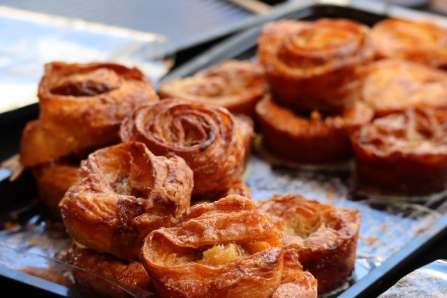 offre-cse-gastronomie-bretagne-magazine-influence!CSE-2 saveurs bretonnes-Kouign-amann, spécialité bretonne tendance