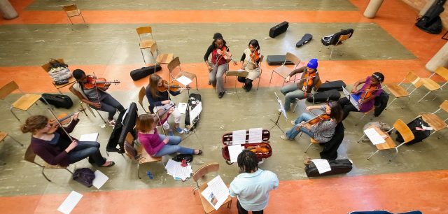 Magazine_CSE_Influence!CSE_rentrée_scolaire_aide_salarié_CSE_1 Activités extrascolaires : atelier de musique pour enfants