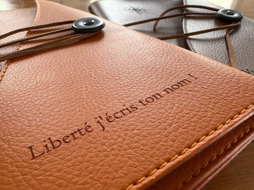 Gamme de cadeaux CSE personnalisés Treizkot en cuir vegan